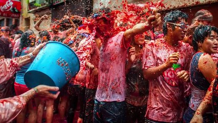 10 من أغرب التقاليد من جميع أنحاء العالم