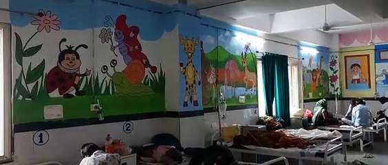 बच्चा वार्ड की दीवारों पर पेंटिंग