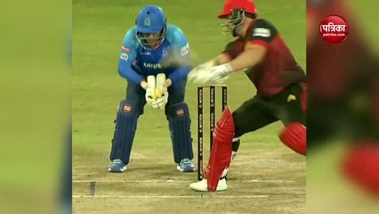 भज्जी की फिरकी में फंसे वर्ल्ड जायंट्स, एक ओवर में ही चटकाए 3 विकेट, देखें वीडियो