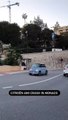 Accident en direct - Filmé par des passants, un jeune chauffard de 16 ans a renversé hier soir sa voiture électrique à Monaco, frôlant le drame !