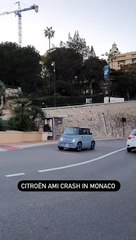 Accident en direct - Filmé par des passants, un jeune chauffard de 16 ans a renversé hier soir sa voiture électrique à Monaco, frôlant le drame !