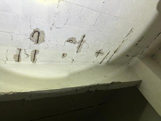 BAKIRKÖY'DEKİ PASAJIN KOLONLARINDAKİ HASAR ESNAFI TEDİRGİN ETTİ