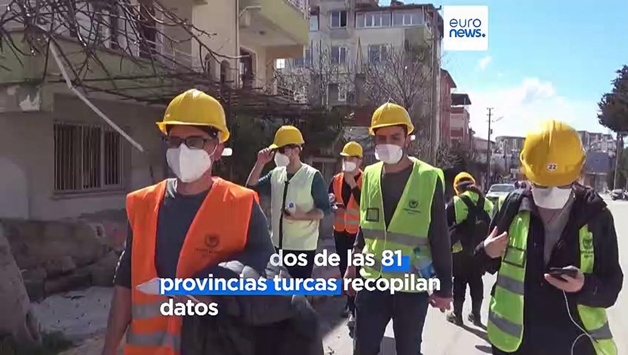 Abogados turcos recogen pruebas de los edificios derrumbados para su uso en procesos judiciales