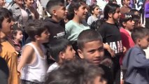Diyarbakır'da depremzede çocuklar travmalarını müzik eşliğinde atlatıyor
