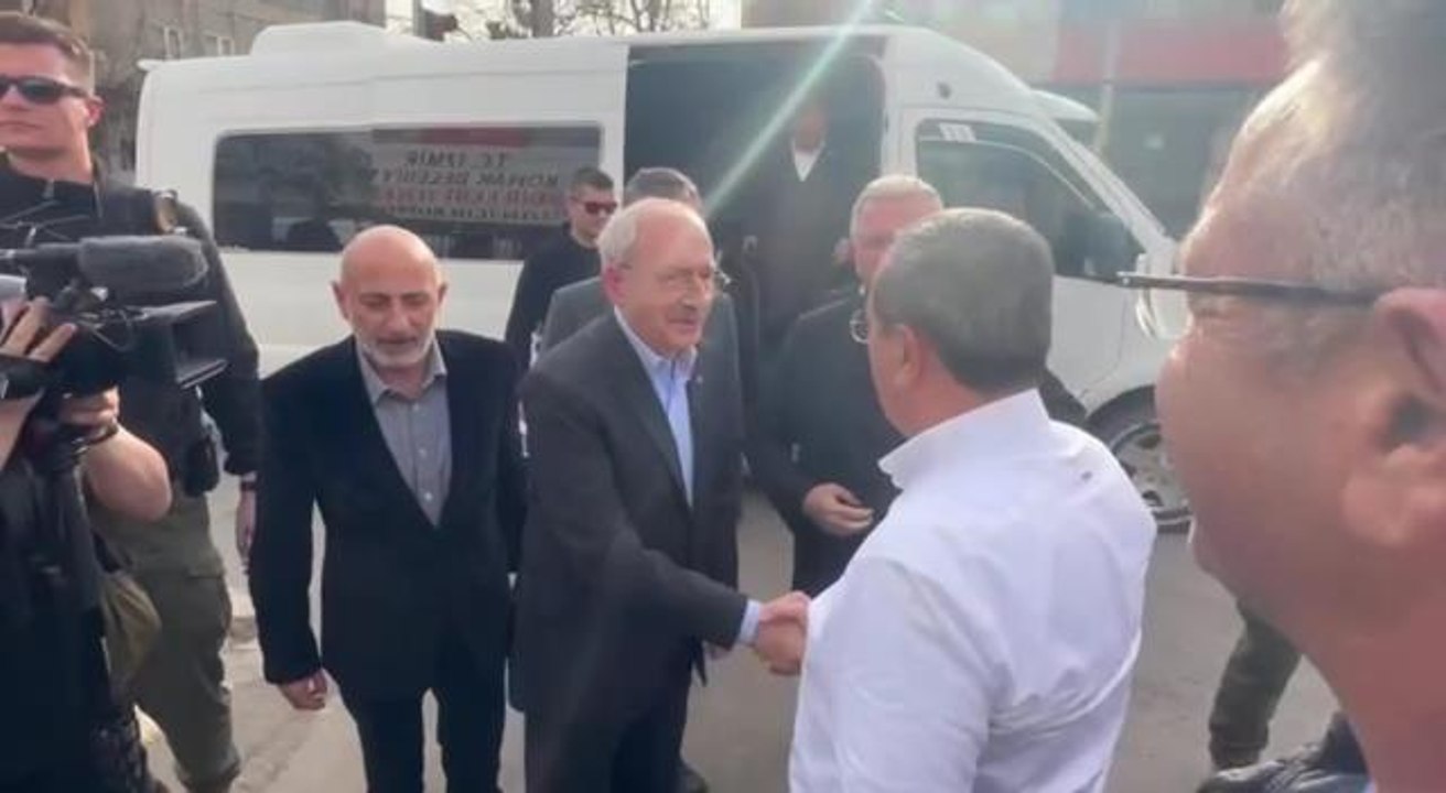 Kemal Kılıçdaroğlu, Konak Belediyesi'nin Kahramanmaraş'ta Kurduğu Çadırkenti Ziyaret Etti: "Demokratik, Çağdaş ve Güzel Bir Türkiye'yi Hep Birlikte...