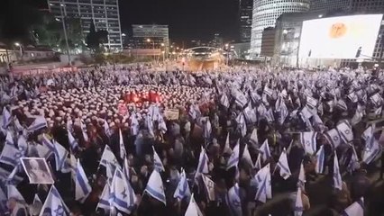 Nueva y masiva protesta en Israel contra la reforma del poder judicial con una creativa 'performance'