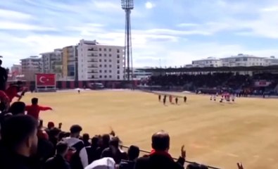 Depremin ardından Van'a gelen İskenderunspor'a 31'nci dakikada anlamlı mesaj!