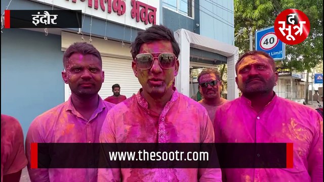 कुछ देर पहले रंगों से सराबोर था शहर, 500 कर्मचारियों ने 1 घंटे में क्लीन कर दी सड़क