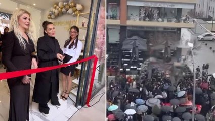 Konya'da bir grup, Selin Ciğerci'nin açılışını yaptığı güzellik merkezinin önüne gelip "Konya'dan defol" diyerek slogan attı