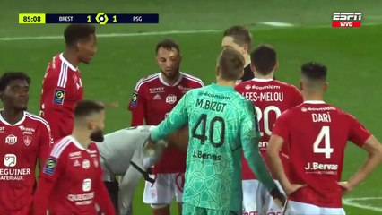 Haris Belkebla vs Kylian Mbappé: A Clash of Midfield Power and World-Class Speed ⚽