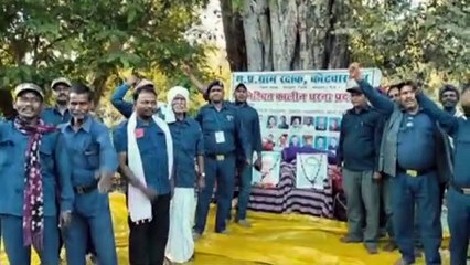 कोटवारों ने धरना स्थल पर ही किया रात्रि विश्राम, सुबह फिर प्रदर्शन शुरू