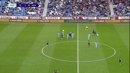 Younès Belhanda expulsé pour avoir giflé un adversaire !