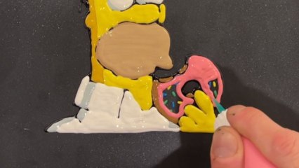 Pancake artist does a flippin' amazing job drawing Homer Simpson