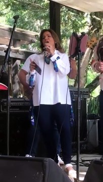 ¡No sólo es política!: Margarita muestra sus dotes de canto