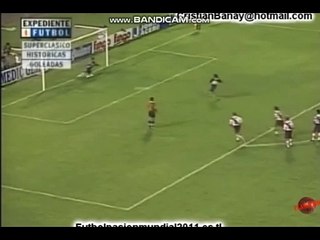 Marcelo Araujo cantando el Feliz Cumpleaños a Sebastián Rambert