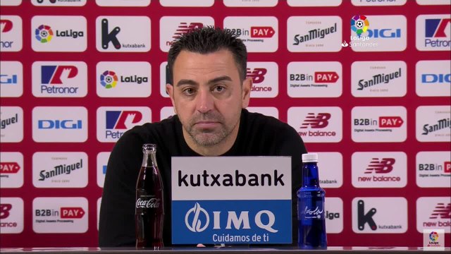 El momento más tenso de la rueda de prensa de Xavi Hernández