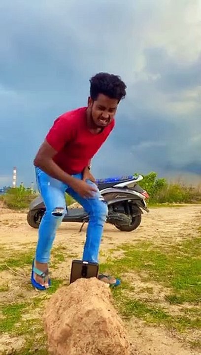 video_ke_chakkar_me_gaya_#funny_#shotstory_#comedy_#shotshortsoffical