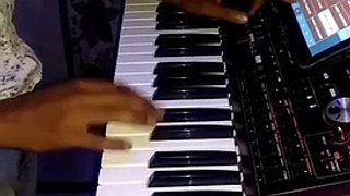 Pal pal dil ke pass: instrumental song play on keyboard