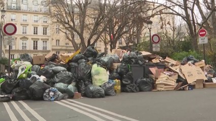 Grève des éboueurs : les déchets s'accumulent à Paris