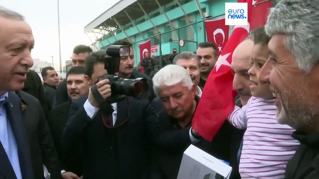 Турция: президент Эрдоган обещает восстановить разрушенные землетрясением города