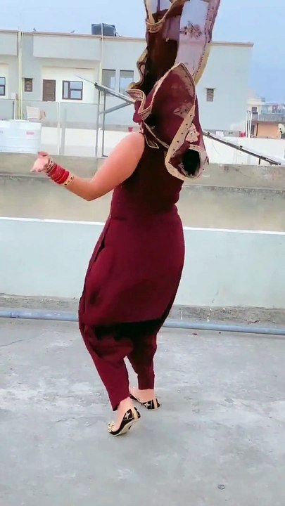 न्यू हरियाणवी कमर तोड़ डांस