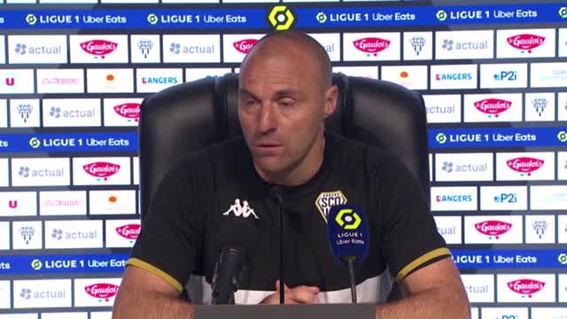 27e j. - Dujeux (Angers) comprend la colère des supporters