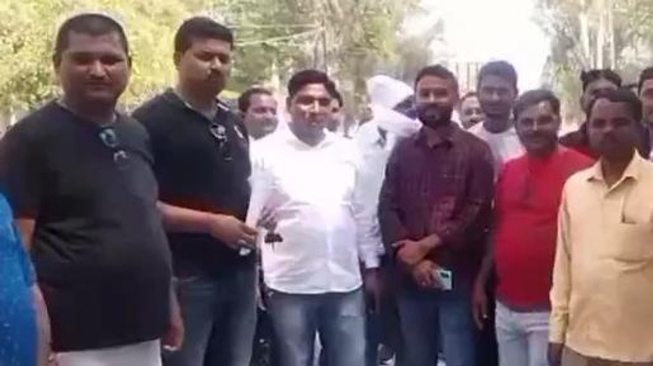 सीधी: नियमितीकरण सहित अन्य मांगों को लेकर रोजगार सहायकों ने सौपा ज्ञापन