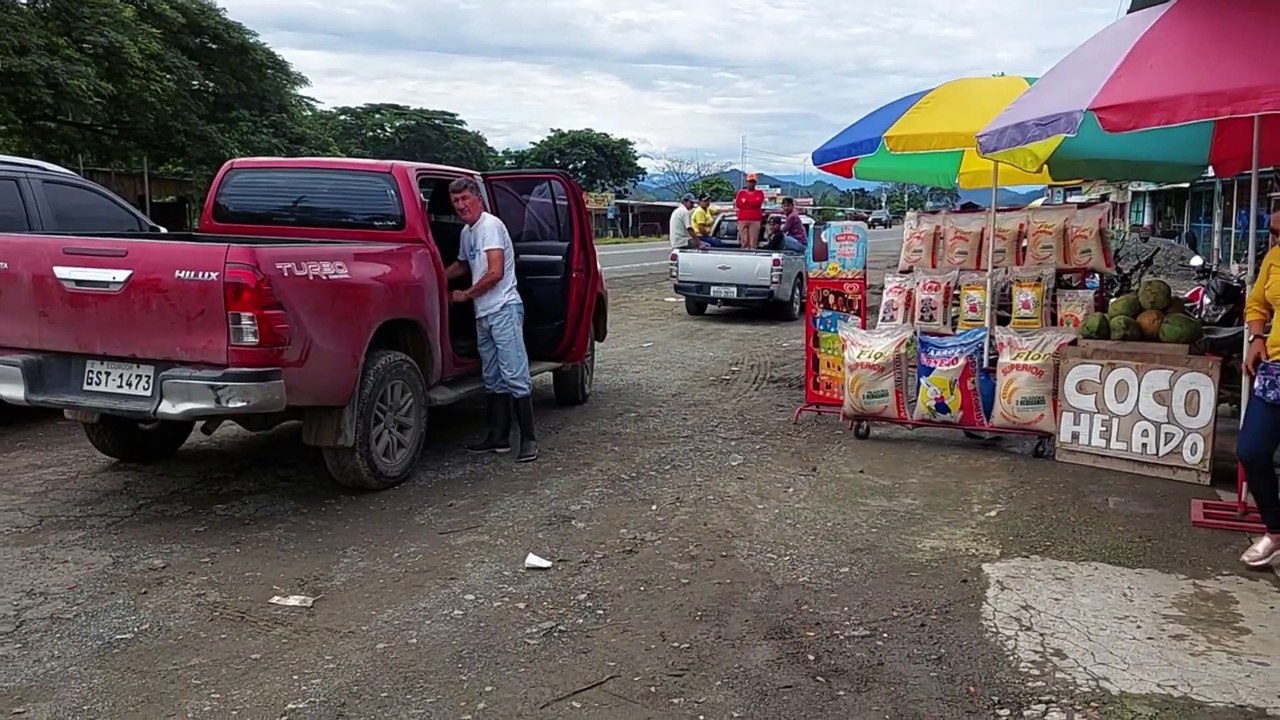 AGRICULTORES AHOGADOS, ENTERRADOS, ENDEUDADOS, Y ABANDONADOS, ESTÁN DESESPERADOS