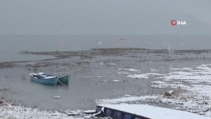 Beyşehir Gölü'nde avlanmaya "kar" molası