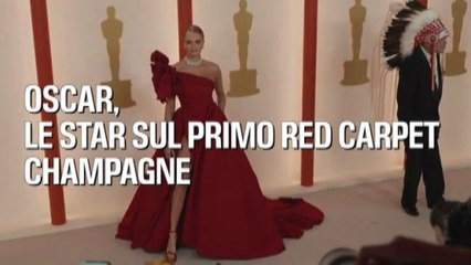 Oscar, le star sul primo red carpet color champagne