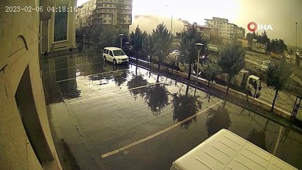 Depremin Yeni Görüntüleri Ortaya Çıktı Gece Gündüze Dönmüş, Bina Böyle Çökmüş