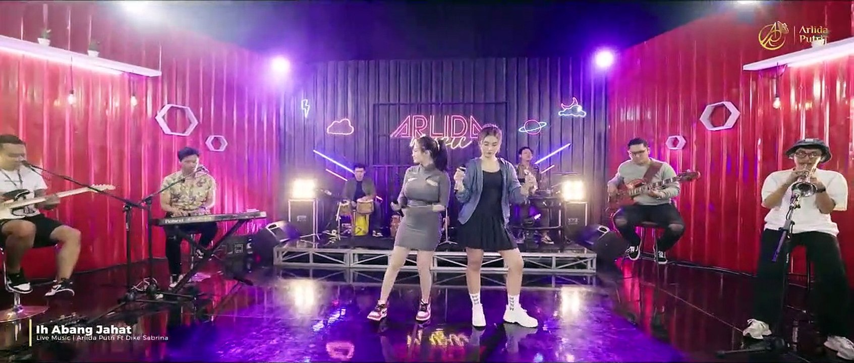 ARLIDA PUTRI FT. DIKE SABRINA - IH ABANG JAHAT (Official Live Music Video)