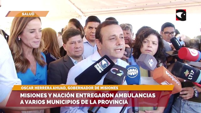 Misiones y Nación entregaron ambulancias a varios municipios de la provincia