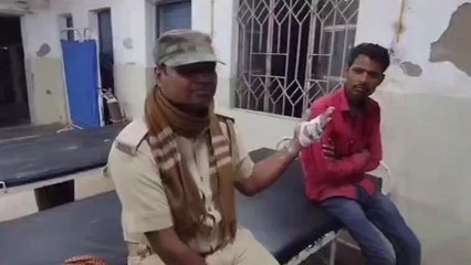 पूर्णिया: शराबी को पकड़ने के दौरान होमगार्ड हुआ घायल, देखें वीडियो