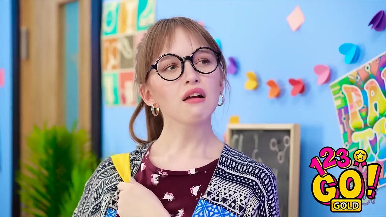 AWESOME CLOTHES HACKS FOR GIRLS Cool Clothes Upgrade Ideas By 123 GO