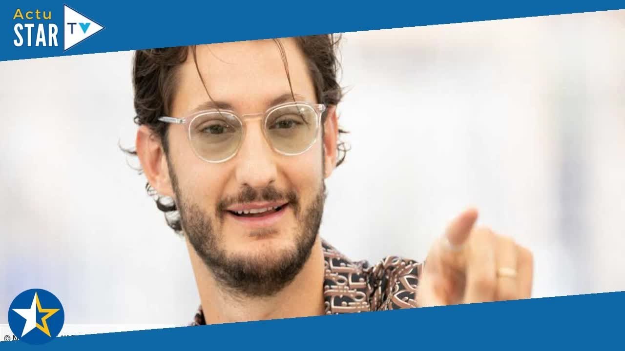 « J'encours combien de temps de prison ? » : Pierre Niney hilare après avoir fait une étonnante conf