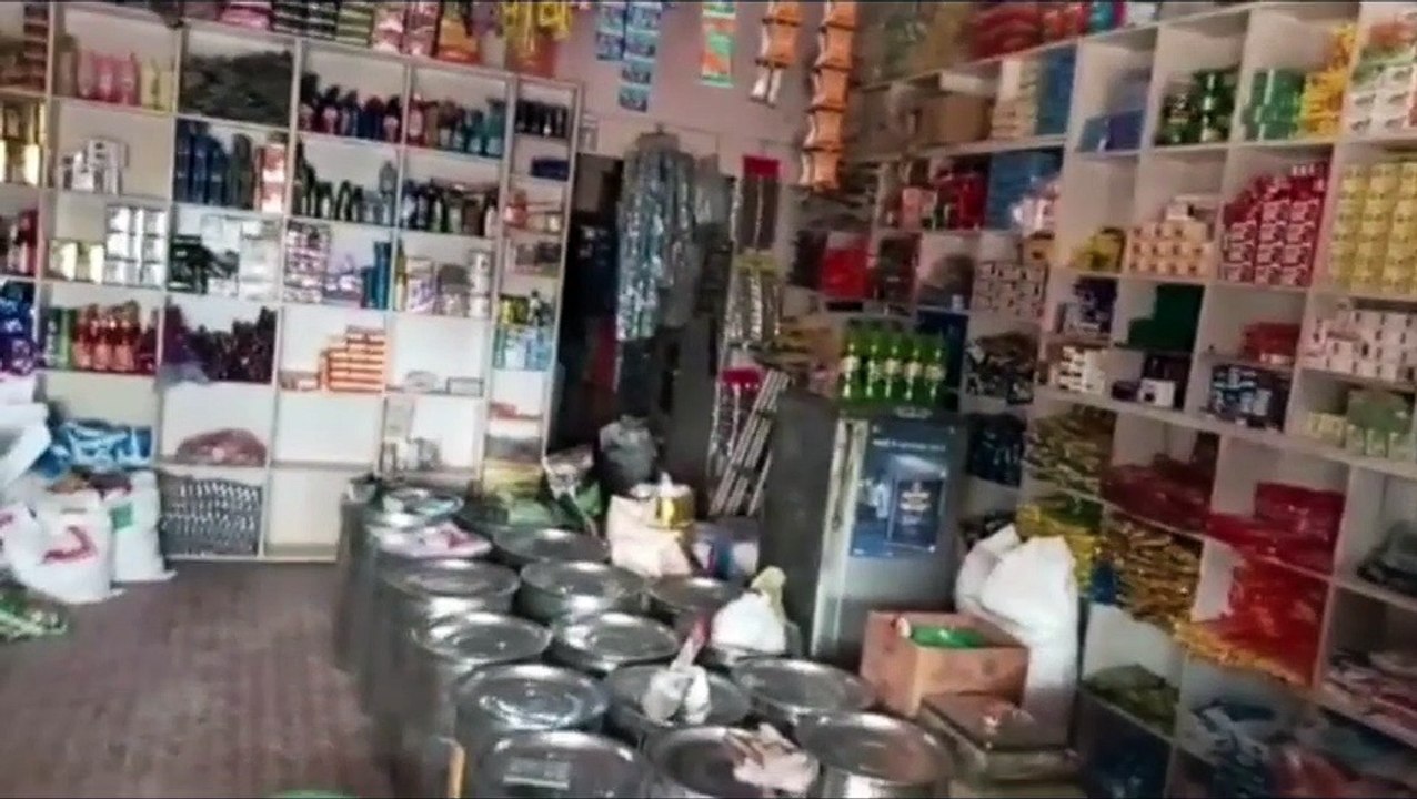 एक रात में दो दुकानों में चोरी की वारदात-किराना की दुकान से 4 लाख का माल पार, शादी के सामान की दुकान से डेढ़ लाख की नकदी चोरी
