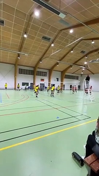 M18F balle de match aprés avoir sauvé 5 balle de set, monter le son..........