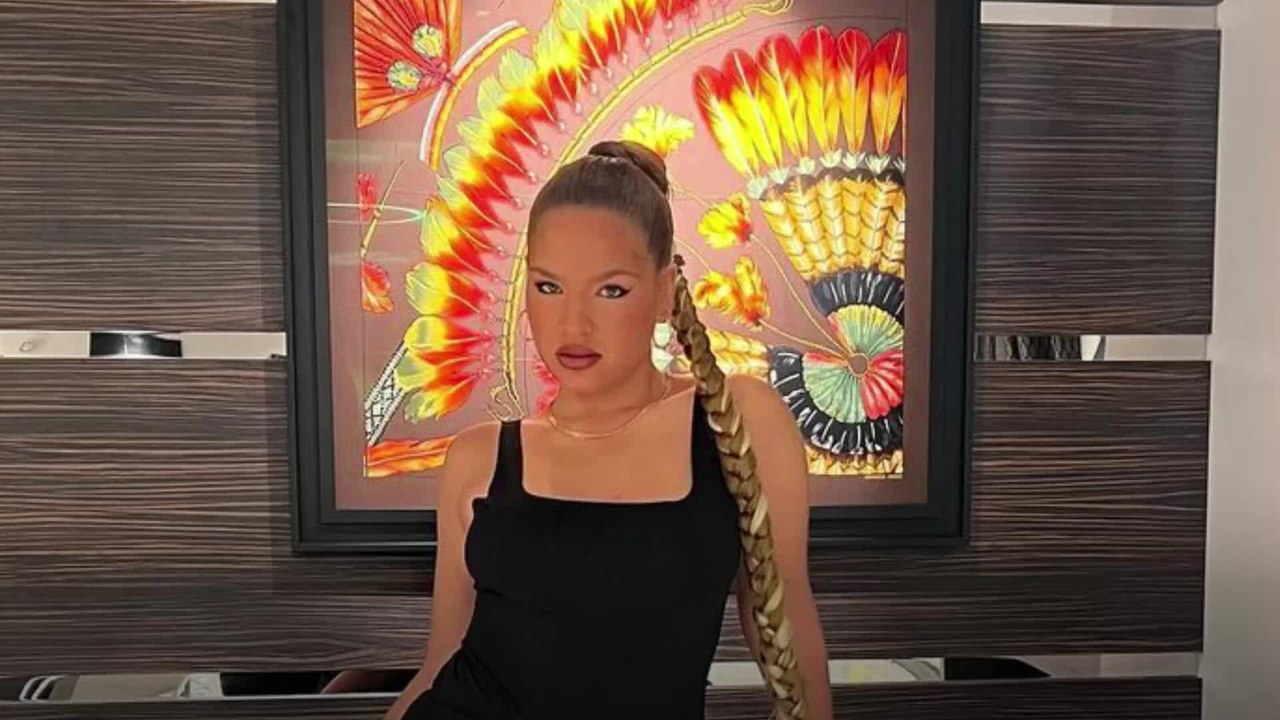 Voici - "Enola, elle est niaise !" : Léa (Star Academy) taquine une nouvelle fois Enola