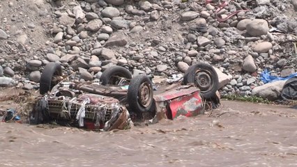 Damnificados por lluvias en Lima piden no ser tratados como "animalitos"
