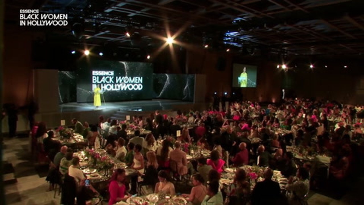 WATCH: Yara Shahidi Presents Award to Tara Duncan - video Dailymotion