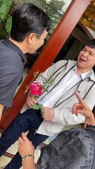 Clip: Cặp đôi khiếm khuyết được bố mẹ mai mối