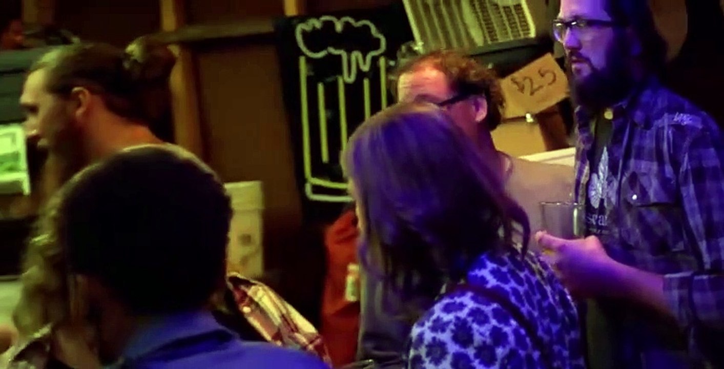 Easy S03 E08