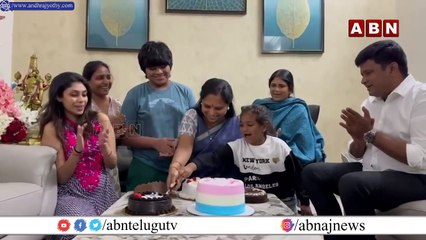 కుటుంబ సభ్యులతో కలిసి జన్మదిన వేడుకలు  జరుపుకున్న ఎమ్మెల్సీ కవిత | MLC Kavitha || ABN