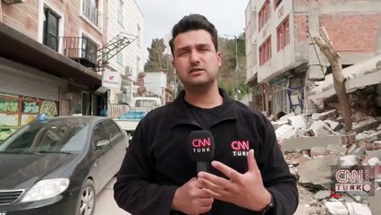 Kaya Caddesi’nde sadece onun oturduğu bina yıkıldı