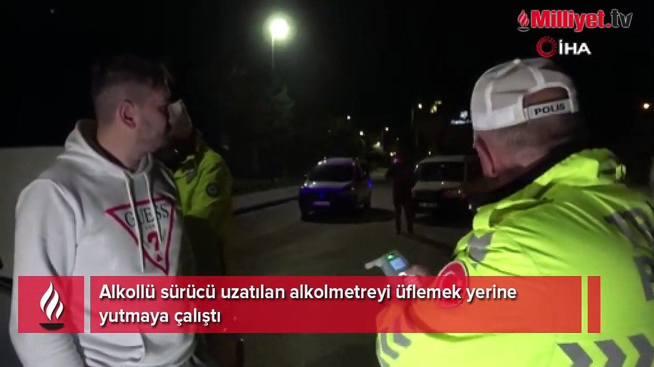 Alkollü sürücü uzatılan alkolmetreyi üflemek yerine yutmaya çalıştı