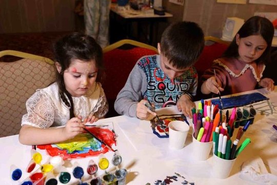 Depremzede çocuklar termal otelde misafir ediliyor