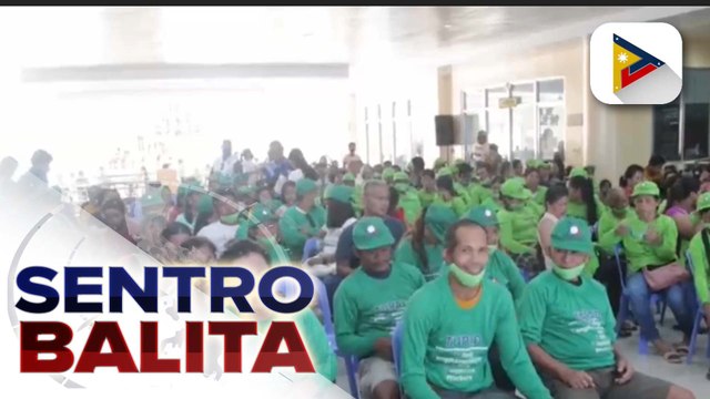 514 benepisyaryo ng TUPAD sa Mambajao, Camiguin, nakatanggap ng tulong pinansyal sa DOLE