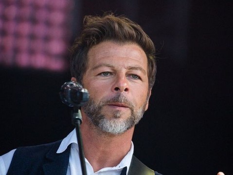 Je m’en fous , snobé par une partie de l’industrie musicale, Christophe Maé, qui ne fait que très peu d’interviews, ne mâche pas ses mots !