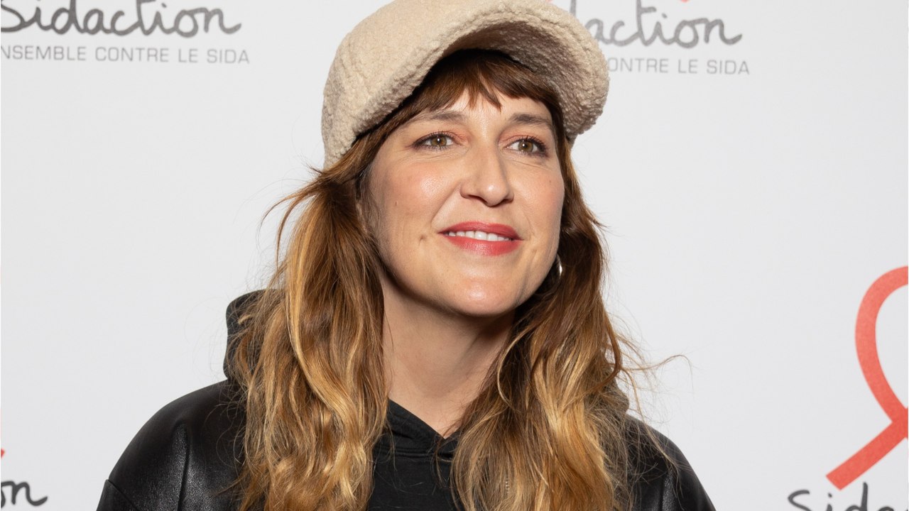 GALA VIDEO - Daphné Bürki, maman de deux filles, cash sur leur relation : “Il n’y a pas de sujets tabous chez nous”